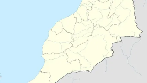 北京半场失误频发，领先篮板却以5分落后，半场战况堪忧